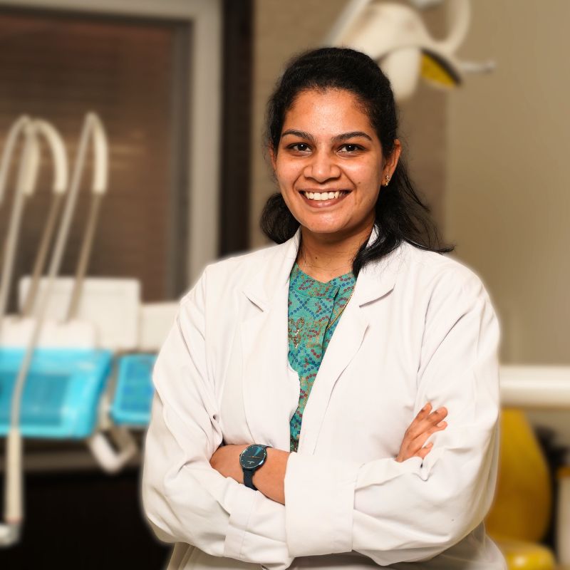 Dr.Deepthi-Smiline